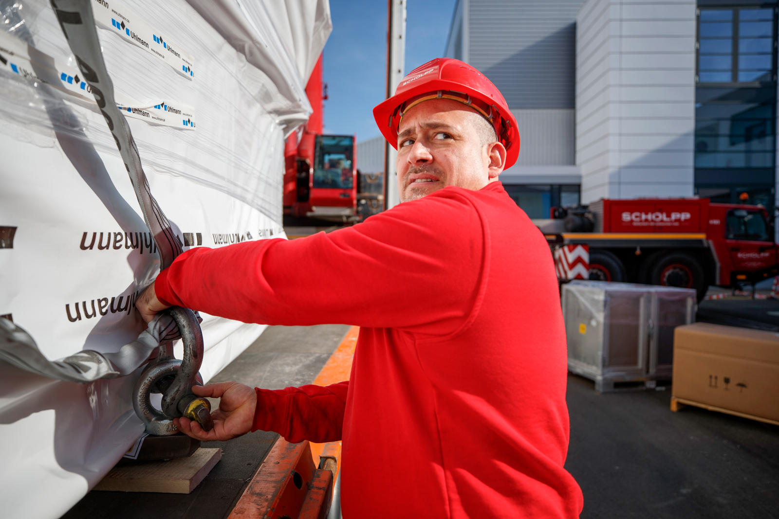 Richtige Ladungssicherung für Maschinentransporte