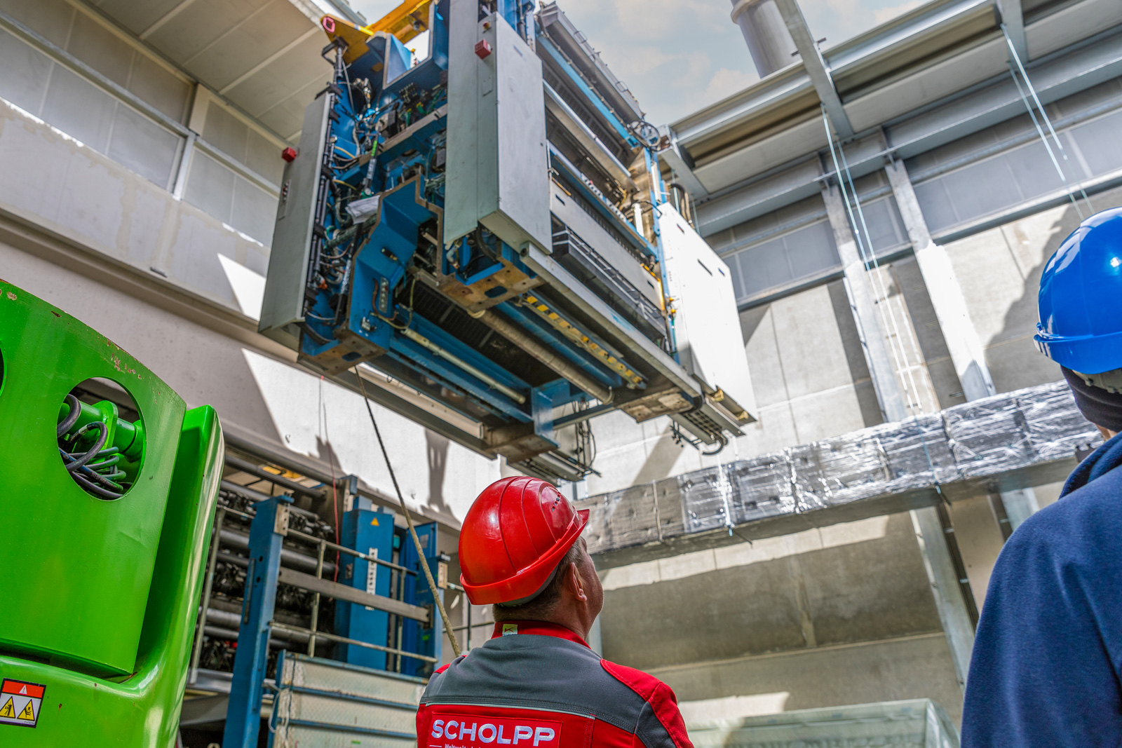 Für die "Lausitzer Rundschau" baute SCHOLPP eine COLORA-Druckmaschine in Oranienburg ab - für die Remontage am neuen Standort in Cottbus.